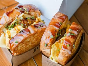 Mau Ngemil Kenyang? 5 Tempat Ini Punya Sandwich Kekinian yang Enak