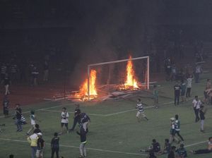 Persebaya Dihukum Tanpa Penonton Sampai Akhir Musim