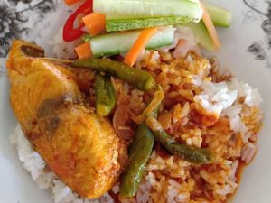 Enaknya Sarapan Nasi Dagang, Perut Kenyang Senanglah Hati Enaknya Sarapan Nasi Dagang, Perut Kenyang Senanglah Hati