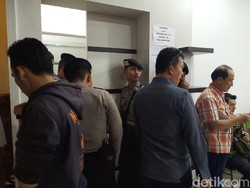 Video Nasabah Geruduk Dealer Akumobil Minta Refund