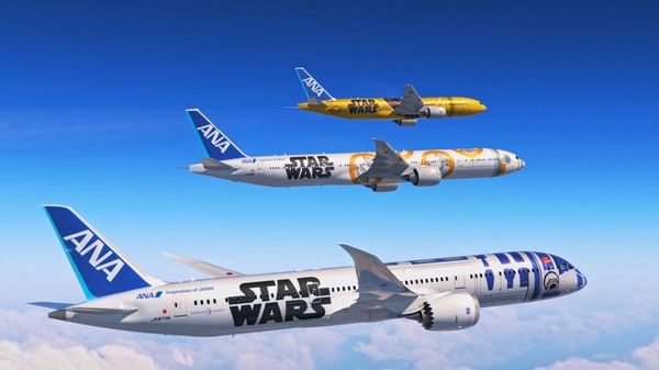 Potret Pesawat Star Wars di Langit Bumi