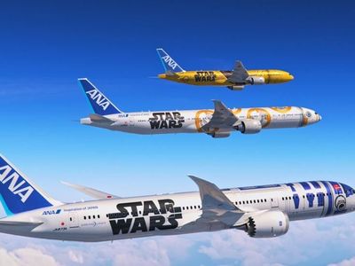 Potret Pesawat Star Wars di Langit Bumi