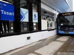 Pemotor Terjatuh di Jaktim, TransJ Bantah Armadanya Terobos Lampu Merah