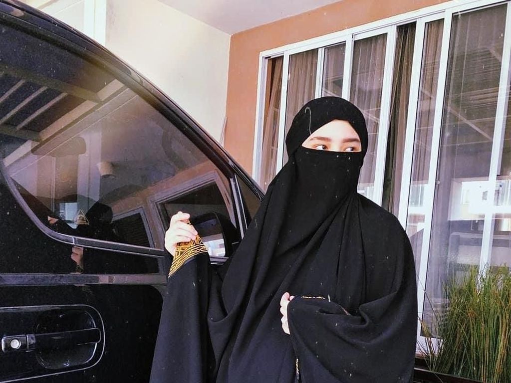 Istri Virgoun Maafkan Pacar ART-nya yang Sebar Fotonya Tanpa Hijab