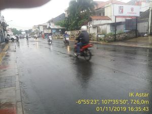 Banjir di Pagarsih Bandung Surut, Lalu Lintas Kembali Dibuka Banjir di Pagarsih Bandung Surut, Lalu Lintas Kembali Dibuka