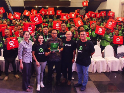 Kurangi Plastik, GoFood Bagikan Ratusan Tas Khusus ke Mitra Driver