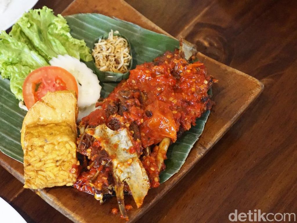 Uenaak Poll! Begor Surabaya yang Dipenyet, Dicobek dan Dibakar Uenaak Poll! Begor Surabaya yang Dipenyet, Dicobek dan Dibakar