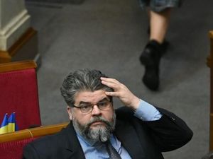 Ups! Politikus Ukraina Ketahuan Chatting dengan PSK Saat Rapat Parlemen