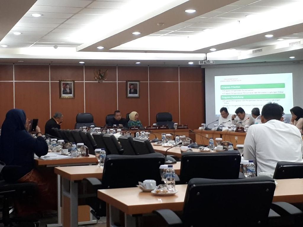Dinas LH DKI Ajukan Anggaran Rp 295 Juta untuk Uji Emisi Kendaraan Dinas LH DKI Ajukan Anggaran Rp 295 Juta untuk Uji Emisi Kendaraan