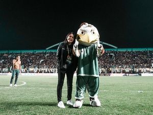 Viola Kurniawati Bicara Tentang Oligarki Sepakbola Indonesia Viola Kurniawati Bicara Tentang Oligarki Sepakbola Indonesia