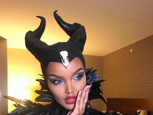 Hijabers Halima Aden Dipuji dan Dicaci karena Jadi Maleficent Saat Halloween