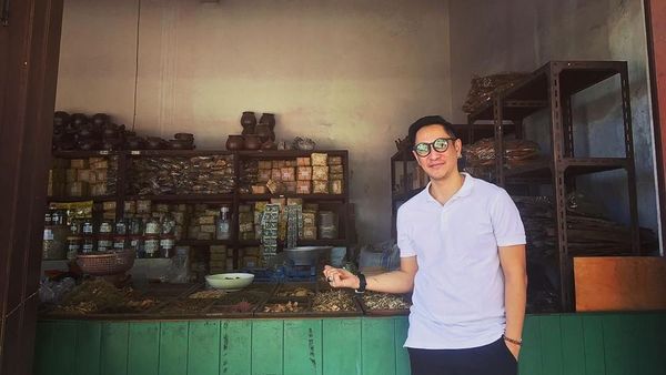 Bakal Diduetkan dengan Gibran, Intip Gaya Kulineran Tradisional Paundrakarna