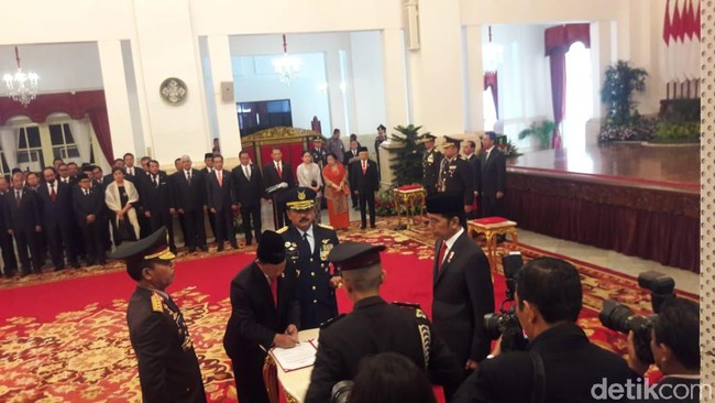 Kapolri Idham Azis Resmi Sandang Pangkat Jenderal Kapolri Idham Azis Resmi Sandang Pangkat Jenderal