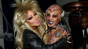 Foto: Kostum Halloween Heidi Klum Jadi Alien yang Menyeramkan