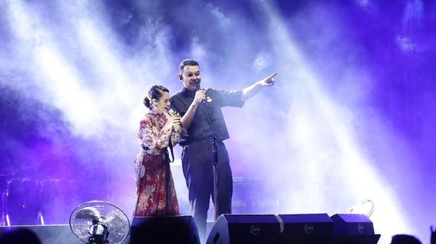 Merayakan 8 Tahun Musik Tulus di Puncak 'Festival Sewindu'