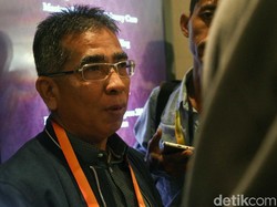 Mereka yang mundur saat kongres berlangsung adalah Fary Djemy Francis, Vijaya Fitriyasa, Yesayas Octavianus, Aven Hinelo, Benny Erwin, dan Sarman El Hakim.
