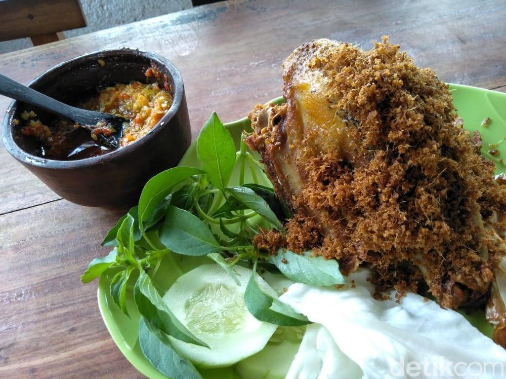 Harum Krenyes Bebek Goreng Chichi Bertabur Remahan Rempah Harum Krenyes Bebek Goreng Chichi Bertabur Remahan Rempah