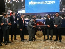 Pemukulan gong tandai pembukaan KLB PSSI.