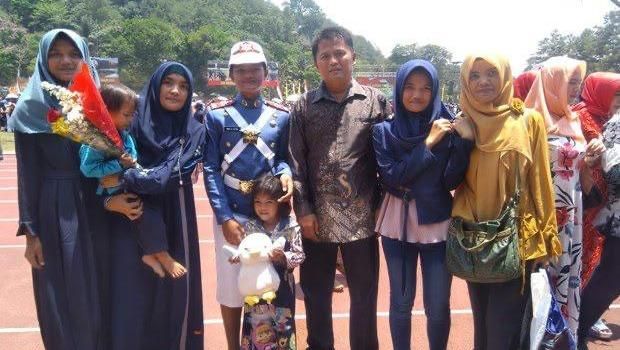 Anak Sopir Truk Jadi Lulusan Terbaik Taruni AAL
