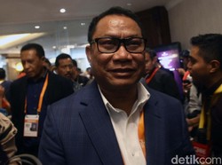Sebelum keenam caketum keluar, sempat terjadi ribut-ribut karena interupsi terkait aturan dan tata tertib kongres. Dari info yang didapat oleh detikSport, Yesayas dan Fary, nyaris saling pukul dengan petugas keamanan.