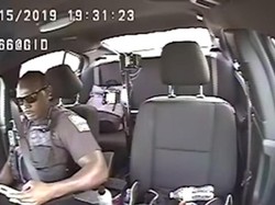 Polisi Ditabrak Saat Nyetir Sambil Chattingan