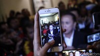Pemilihan Ketua Umum PSSI dilaksanakan dalam Kongres Luar Biasa (KLB) pemilihan PSSi di Hotel Shangri-La, Jakarta, Sabtu (2/11/2019). Satu calon ketua umum La Nyalla M. Mattalitti memutuskan menarik diri dari Kongres itu dan tidak hadir. Sementara itu, Bernhard Limbong mundur tepat sebelum acara dimulai.