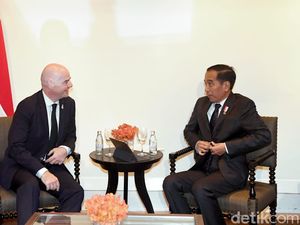 Bertemu Presiden FIFA, Jokowi: Kami Siapkan 10 Stadion untuk Piala Dunia U-20