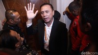 Mochamad Iriawan alias Iwan Bule menjawab pertanyaan wartawan seusai terpilih jadi Ketum PSSI.