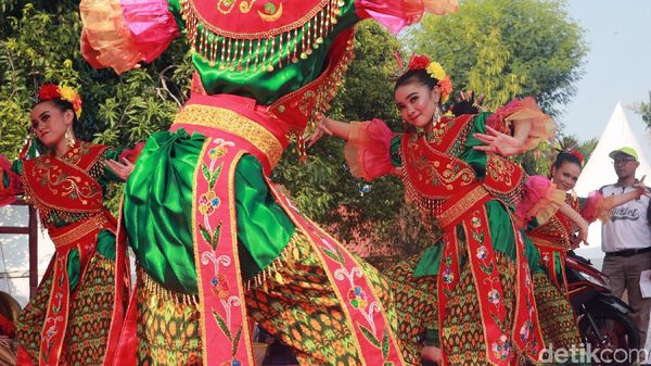Ragam Budaya Betawi Meriahkan Festival Djadoel di Condet