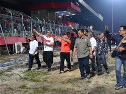 Seorang Gubernur pun Lepas Kendali Saat Kalteng Putra Vs Persib