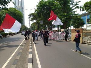 Massa Geruduk Lokasi Kongres PSSI Massa Geruduk Lokasi Kongres PSSI