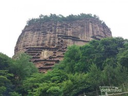 Uniknya China, Memahat Gunung Sebagai Tanda Cinta