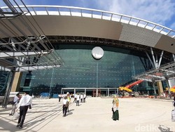 Keren! Thailand Resmi Punya Kereta Tanpa Awak