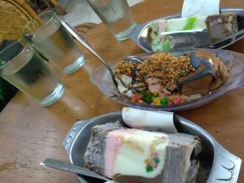 Toko Es Krim Ragusa, Tak Lekang Oleh Zaman Toko Es Krim Ragusa, Tak Lekang Oleh Zaman