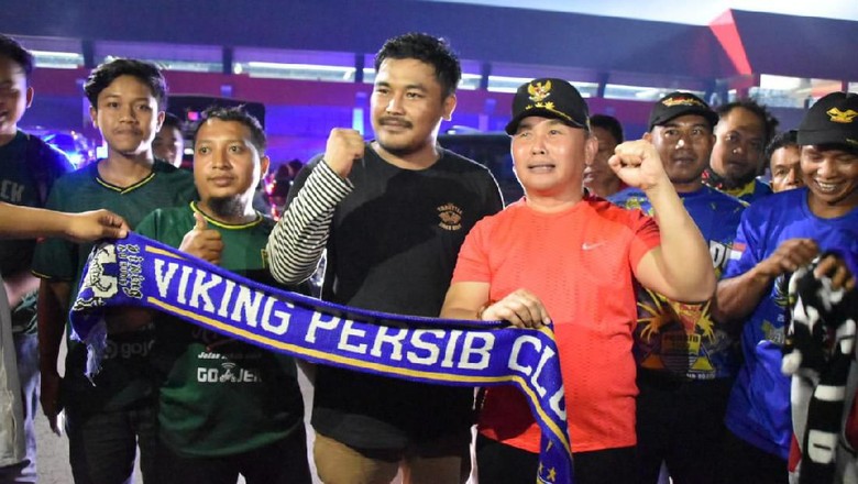 Penjelasan Gubernur Kalteng Sugianto Sabran soal Aksi Lempar Botol di Stadion Penjelasan Gubernur Kalteng Sugianto Sabran soal Aksi Lempar Botol di Stadion