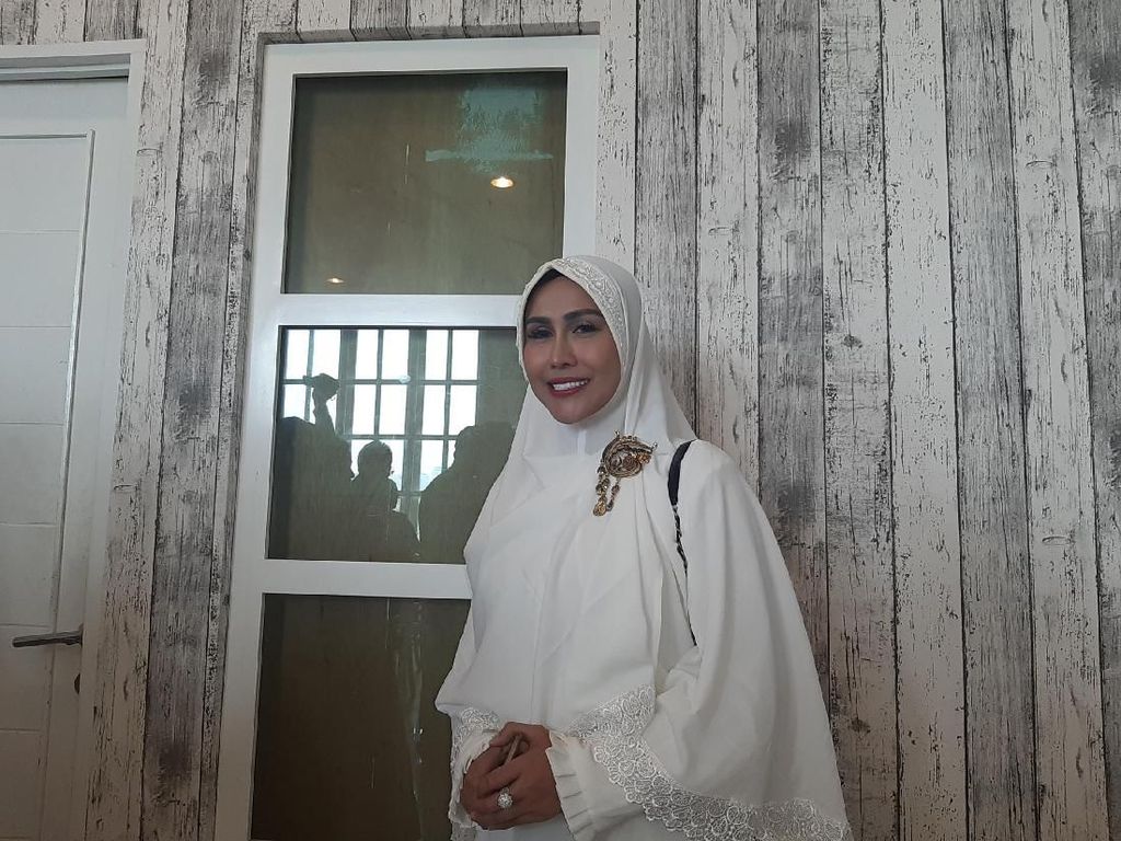 Ratu Meta Sebut Eddy Faisal Tak Mau Bayar Jasa Foto Wedding