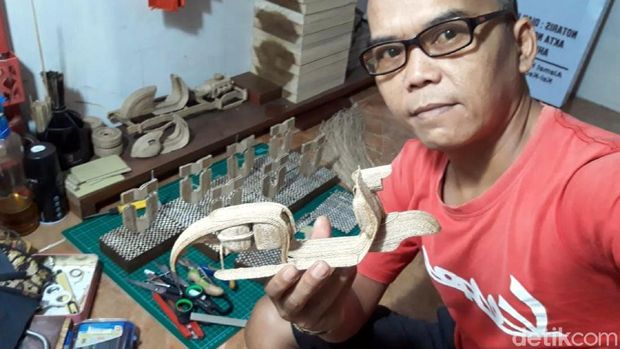 Pria Sukabumi Ini Sulap Pelepah Pohon Pisang Bernilai Dolar