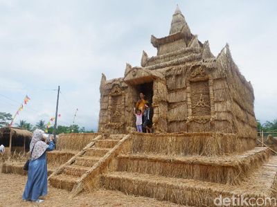 Foto: Kreatif! Tumpukan Jerami Disulap Jadi Spot Selfie
