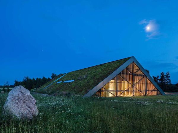 Cantik! Rumah Ini Tersembunyi di Bawah Hamparan Rumput