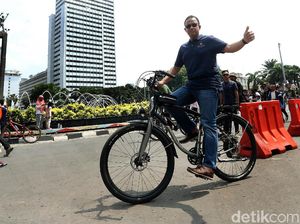 Anies Minta Karyawan Naik Sepeda ke Kantor Diberi Insentif