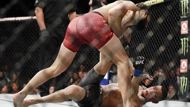 Nate Diaz mendapat bayaran terbesar saat melawan Conor McGregor.