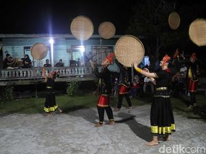 Melihat Indahnya Tarian Tradisional Suku Dayak Tidung