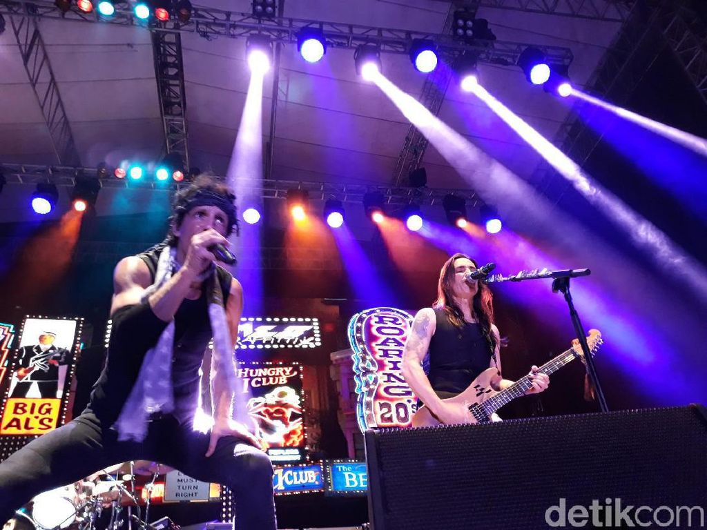 Tampil Energik, Extreme Sukses Bius Penonton JogjaROCKarta #3 Tampil Energik, Extreme Sukses Bius Penonton JogjaROCKarta #3