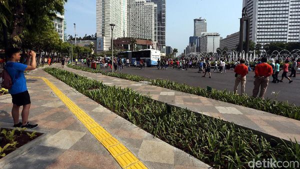Potret CFD di Bundaran HI Bersih dari PKL
