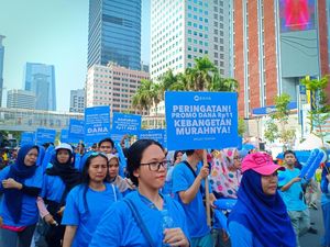 DANA Gelar Parade, Sudirman-Thamrin Membiru DANA Gelar Parade, Sudirman-Thamrin Membiru