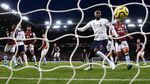 Drama di Villa Park, The Reds Menang