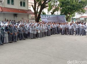 Ratusan Pegawai RSUD Al-Ihsan Demo Tuntut Transparansi Pemprov Jabar