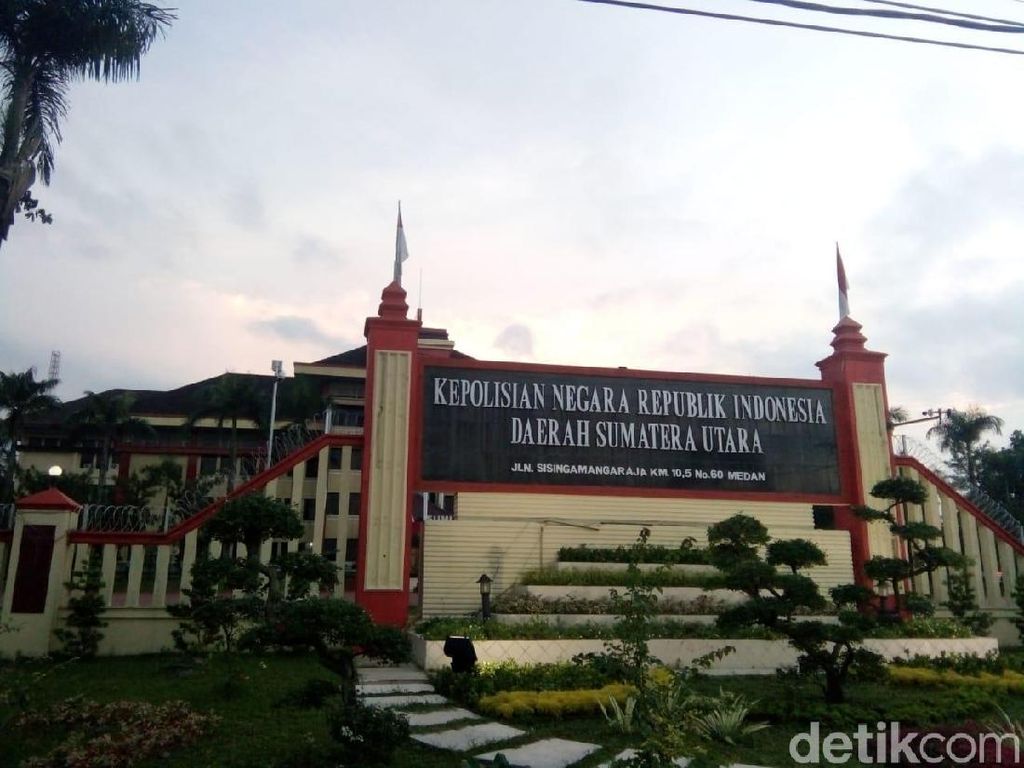 Polda Sumut Tepis Isu Polisi Peras Terapis Pijat Plus-plus Polda Sumut Tepis Isu Polisi Peras Terapis Pijat Plus-plus