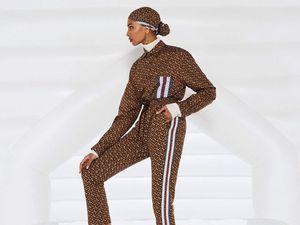 Wanita Keturunan Somalia Ini Jadi Model Hijab Pertama Burberry Wanita Keturunan Somalia Ini Jadi Model Hijab Pertama Burberry