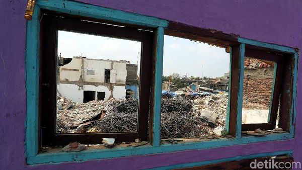 Dibongkar! Lahan Permukiman di Pasar Gembrong untuk Becakayu